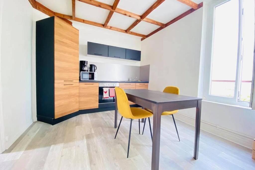 לאון Appartement Rez-De-Chaussee מראה חיצוני תמונה